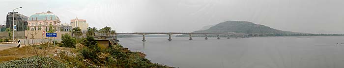 Pakse, Lao-Nippon Friendship Bridge by Asienreisender